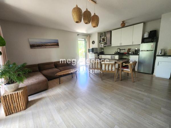 Appartement à BEGLES, 33130 - 4 pièces 75m²