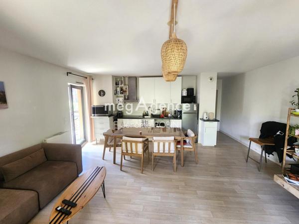 Appartement à BEGLES, 33130 - 4 pièces 75m²