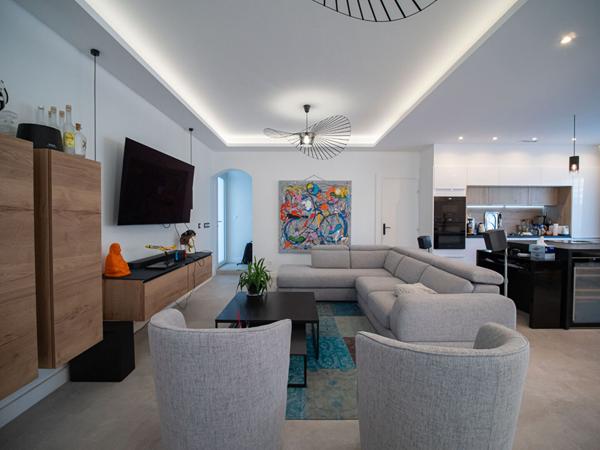 Maison rénovée + studio indépendant  Proche centre-ville