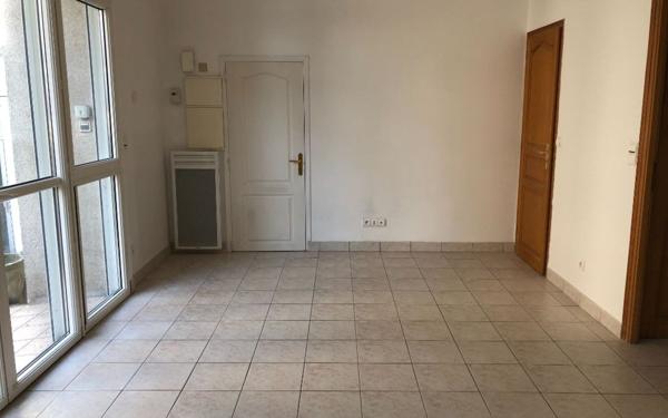 Appartement à louer    1 pièce •  Orsay