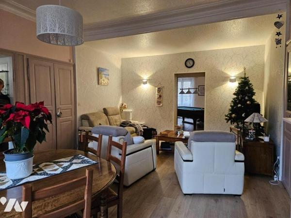 A vendre à VALENCE-EN-POITOU (86700), belle maison de ville de 210m²