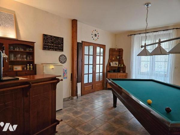 A vendre à VALENCE-EN-POITOU (86700), belle maison de ville de 210m²