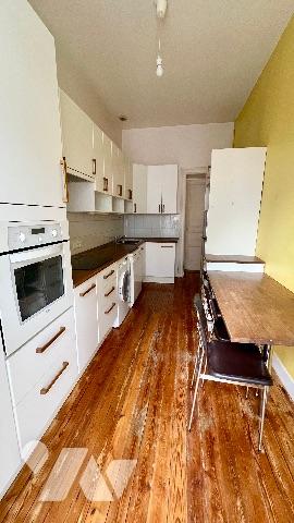 GRASLIN-CAMBRONNE, Centre-ville, quartier prisé, appartement de caractère avec ascenseur