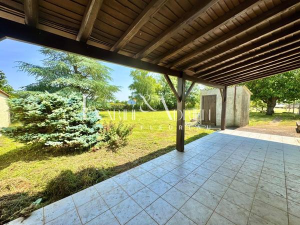 MAISON 3 CHAMBRES, JARDIN, GARAGE, DÉPENDANCES, GRENIER et PRÉAU