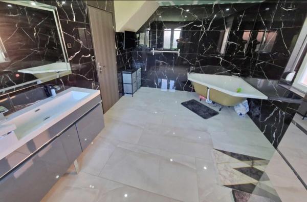 N'hésitez pas à visiter cette maison individuelle.