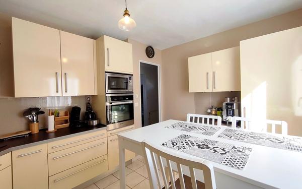 Maison à vendre    4 pièces • 100 m2 Aubergenville