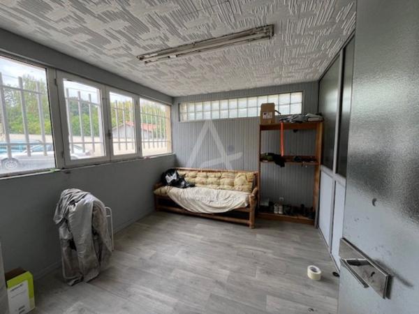 Local pour activité ou stockage