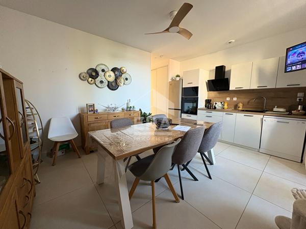 Appartement T3 - Quartier Banjan - 52m² - place de parking - Rez-de-chaussée.