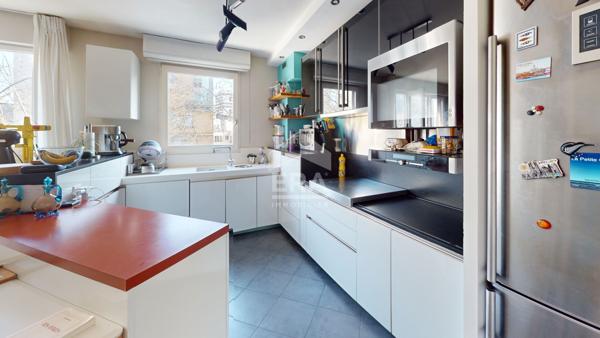 Appartement Paris 3 pièces 71.50 m2 avec balcons