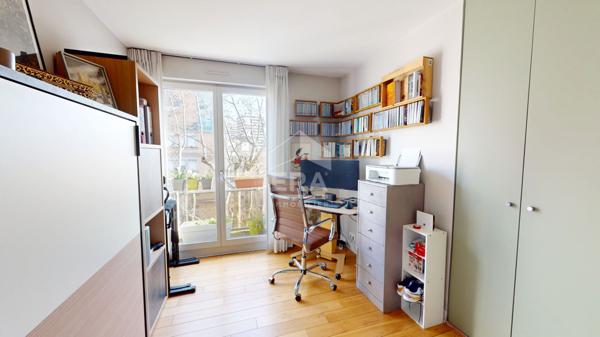 Appartement Paris 3 pièces 71.50 m2 avec balcons