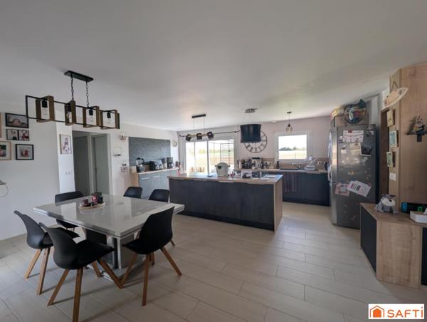 Maison récente et fonctionnelle à Vouillé bourg