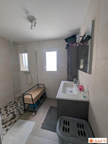 Maison récente et fonctionnelle à Vouillé bourg