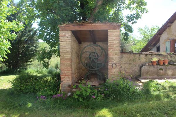 Ancien corps de ferme à rafraîchir