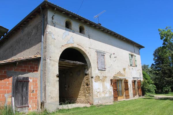 Ancien corps de ferme à rafraîchir
