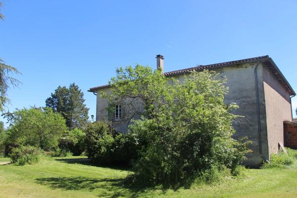 Ancien corps de ferme à rafraîchir