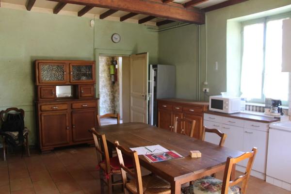 Ancien corps de ferme à rafraîchir