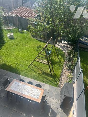 L'office est fier de vous proposer cette superbe maison en pierre située sur la commune de Vend...