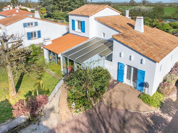 Vente Maison139 m² - 5 Pièces - AUBIGNY LES CLOUZEAUX (85430)