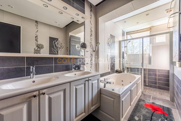 Vente Maison139 m² - 5 Pièces - AUBIGNY LES CLOUZEAUX (85430)