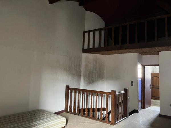 Bien de 3 chambres avec un espace commercial au rez-de-chaussée
