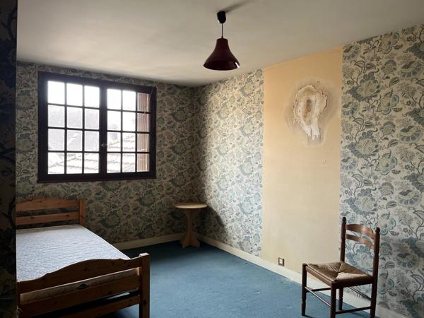 Bien de 3 chambres avec un espace commercial au rez-de-chaussée