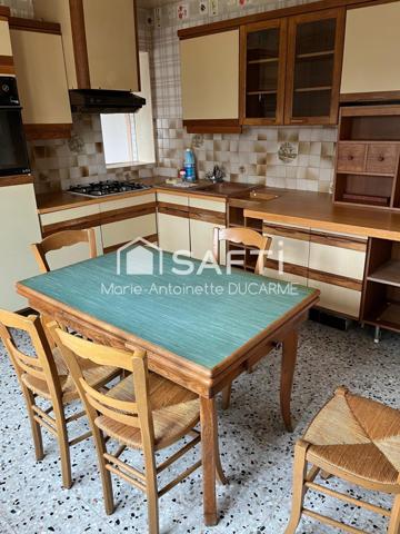 Grande maison , de 154 m2, beaucoup de potentiel