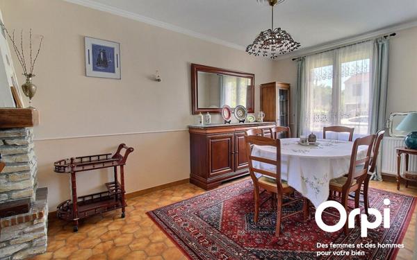 Maison à vendre    5 pièces •  Montigny-le-Bretonneux