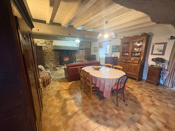 Maison en pierres pleine de charme ? Campagne de Malansac - Vie de plain-pied