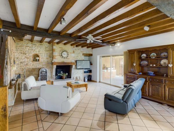 Propriété de campagne avec gîtes et piscine