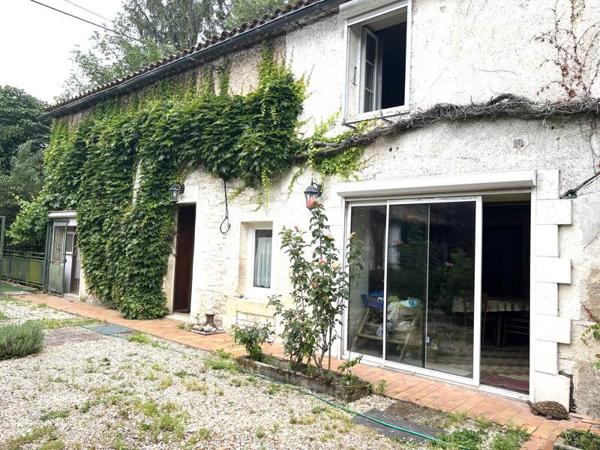 Maison à vendre 234 300 € Champniers 9 p 218 m² DPE D