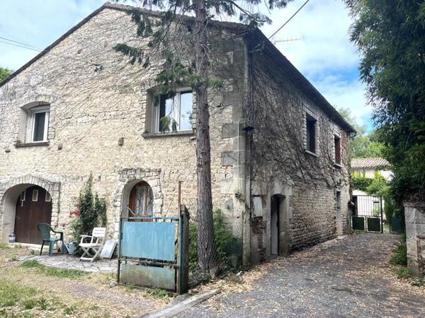 Maison à vendre 234 300 € Champniers 9 p 218 m² DPE D
