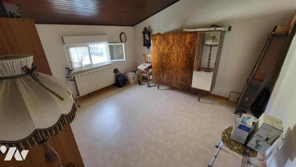 MANDEURE, maison mitoyenne rénovée, quatre pièces sur 1a63ca de terrain