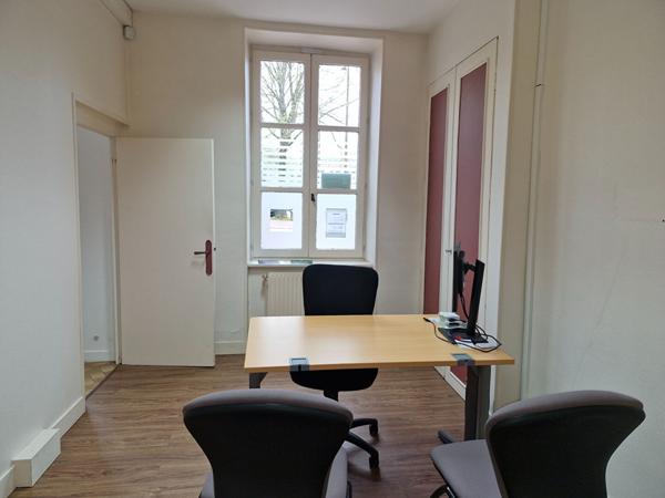 Bureau - 79 m²
