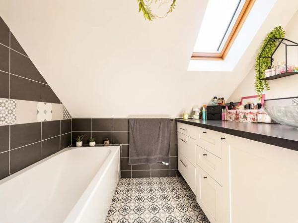 Vente                                                      Maison
                        
                     6 pièces                      130 m2                     à Tournan-en-Brie