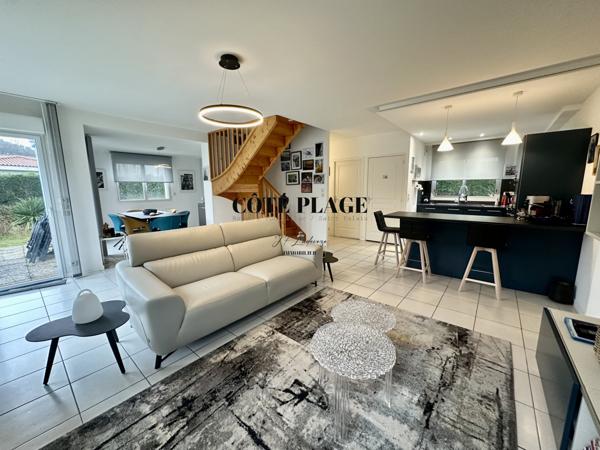 Royan (17200) Maison contemporaine avec terrasses – Pontaillac, Royan au prix de 583 000 € HAI