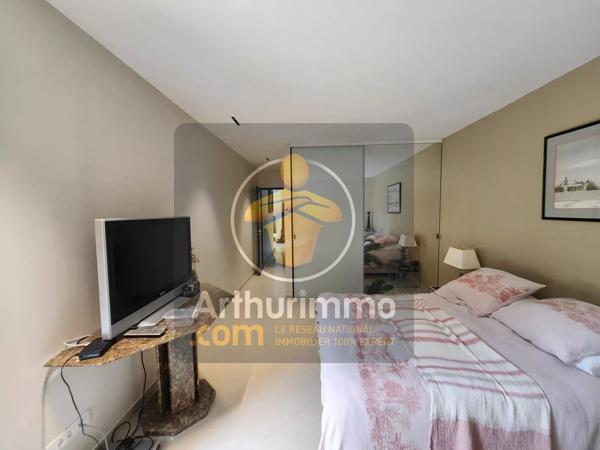 Vente                                                      Propriété
                        
                     10 pièces                      260 m2                     à Brunoy