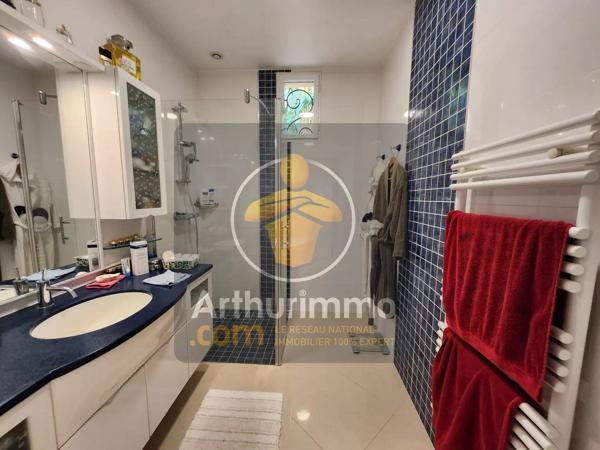 Vente                                                      Propriété
                        
                     10 pièces                      260 m2                     à Brunoy