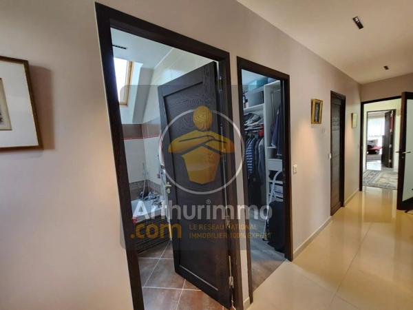 Vente                                                      Propriété
                        
                     10 pièces                      260 m2                     à Brunoy