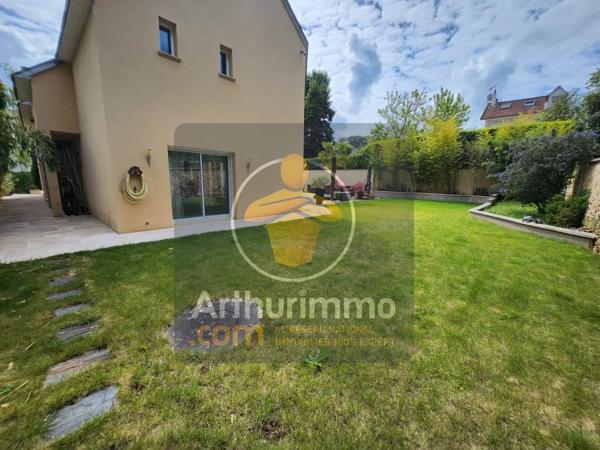 Vente                                                      Propriété
                        
                     10 pièces                      260 m2                     à Brunoy