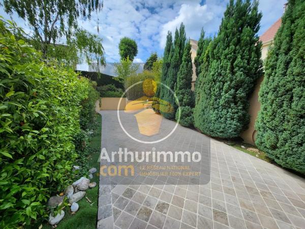 Vente                                                      Propriété
                        
                     10 pièces                      260 m2                     à Brunoy