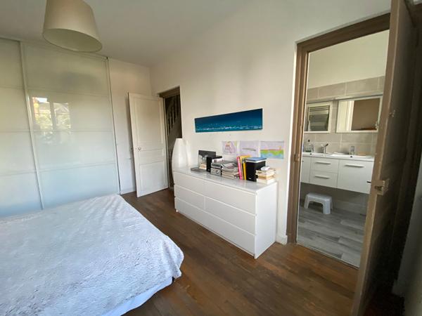 Nantes/Monselet - Maison  en impasse au coeur du centre Ville en sus garage