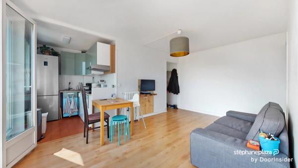 Location                                                      Appartement
                        
                     3 pièces                      51 m2                     à Vitry-sur-Seine