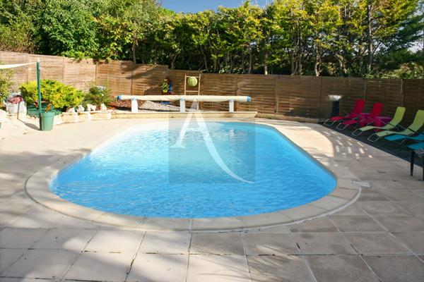 Belle maison de campagne en pierre avec piscine !