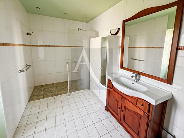 Belle maison de campagne en pierre avec piscine !