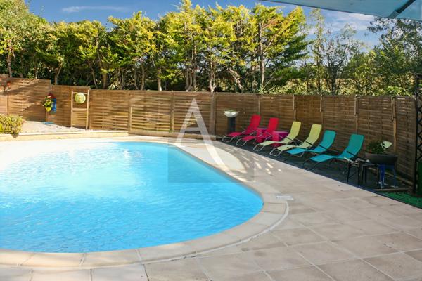 Belle maison de campagne en pierre avec piscine !