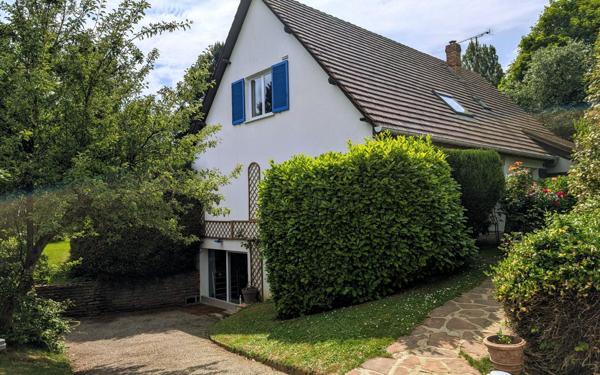 Maison à vendre    7 pièces • 247,70 m2 Mont-Saint-Aignan