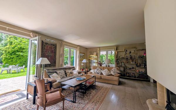 Maison à vendre    7 pièces • 247,70 m2 Mont-Saint-Aignan