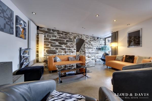 Opportunité rare : chalet savoyard du XVIIIᵉ siècle à  Tignes — 150 m², charme & modernité