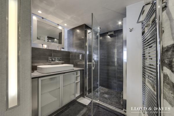 Opportunité rare : chalet savoyard du XVIIIᵉ siècle à  Tignes — 150 m², charme & modernité