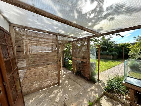 CHARS. PROCHE GARE SNCF POUR PARIS SAINT-LAZARE